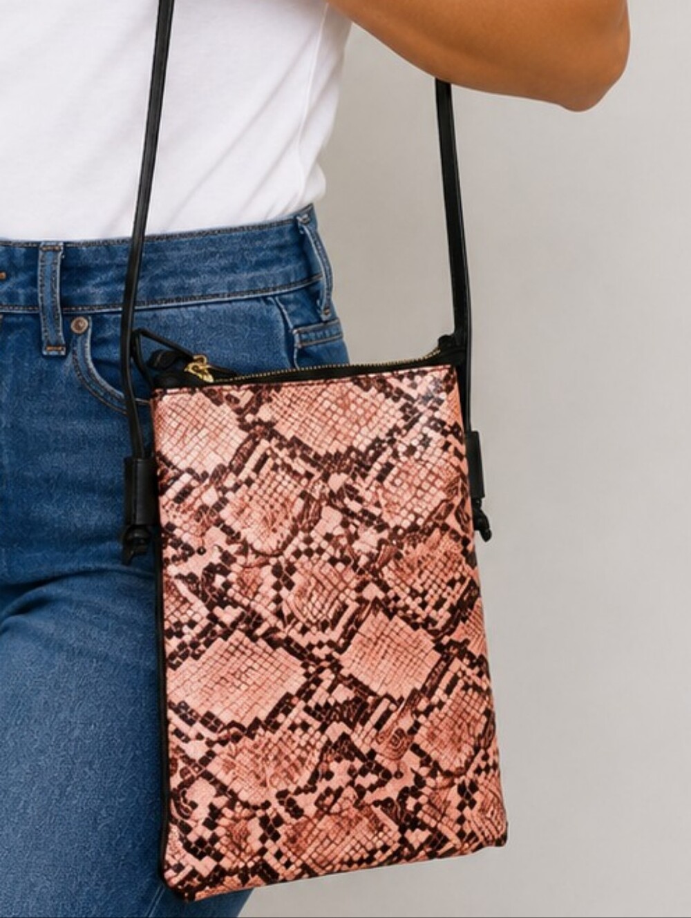 👜 NWT Pink Snake Print Mini Crossbody Bag Slim Phone Bag LOF New York